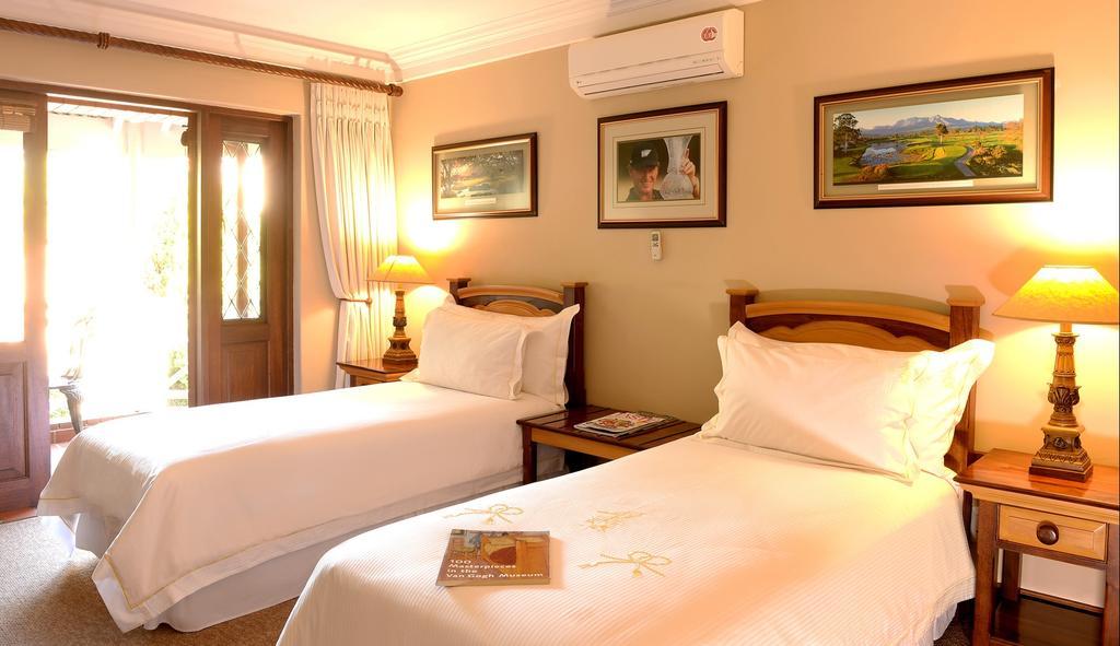 The Woodpecker Inn Pretoria Exterior photo